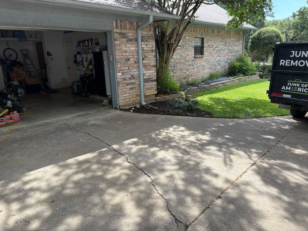 Effortless Garage Cleanout in Keller TX image