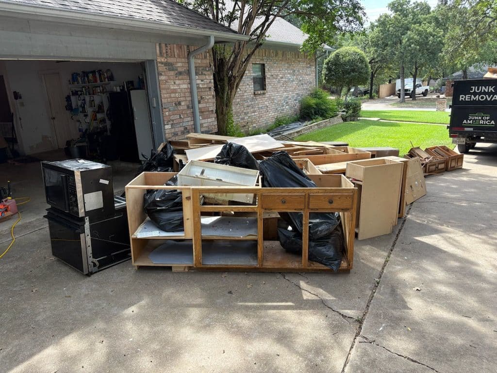 Gallery photos for Effortless Garage Cleanout in Keller TX: Image #1