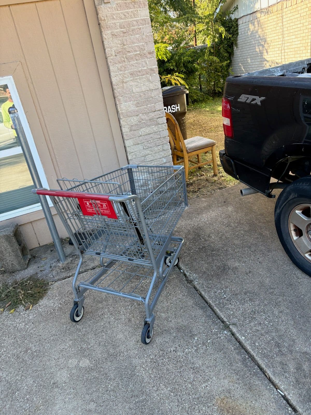 Project Efficient Junk Removal on Francis Lane in Plano image