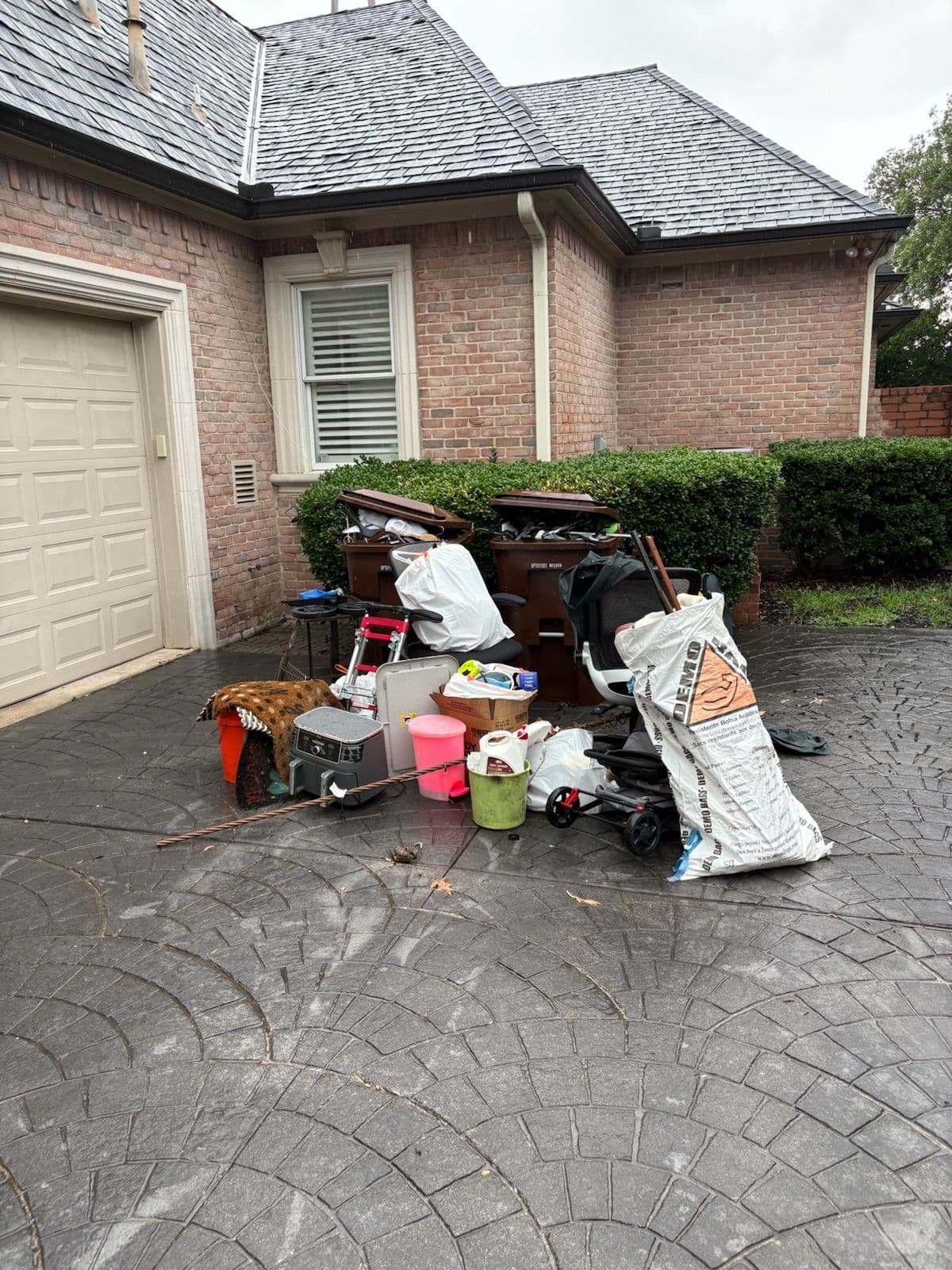 Efficient Junk Removal in Plano Home image