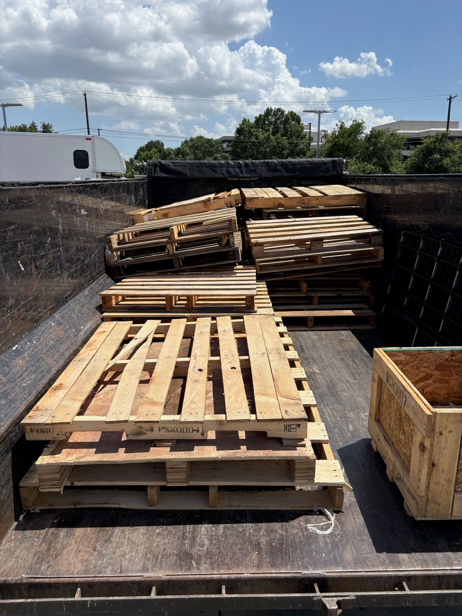 Efficient Pallet Pickup in Dallas image