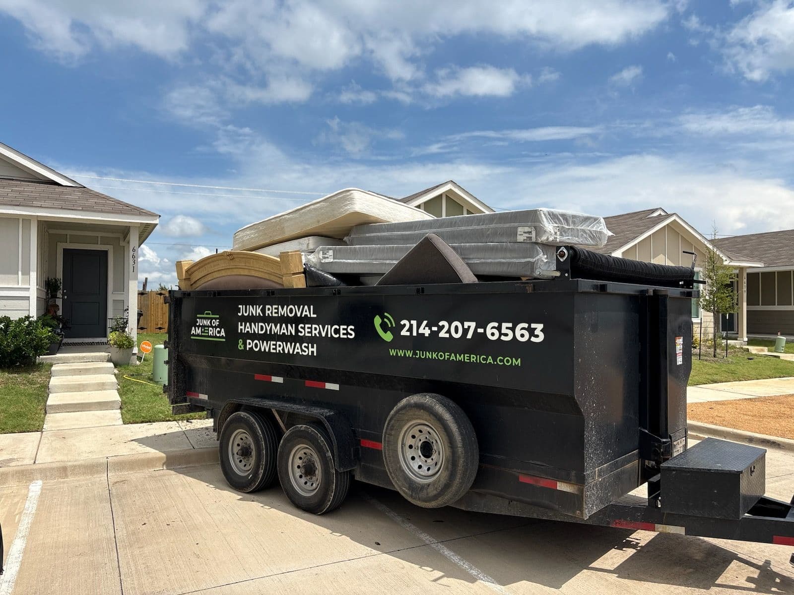 Efficient Junk Removal and Mattress Disposal Service image